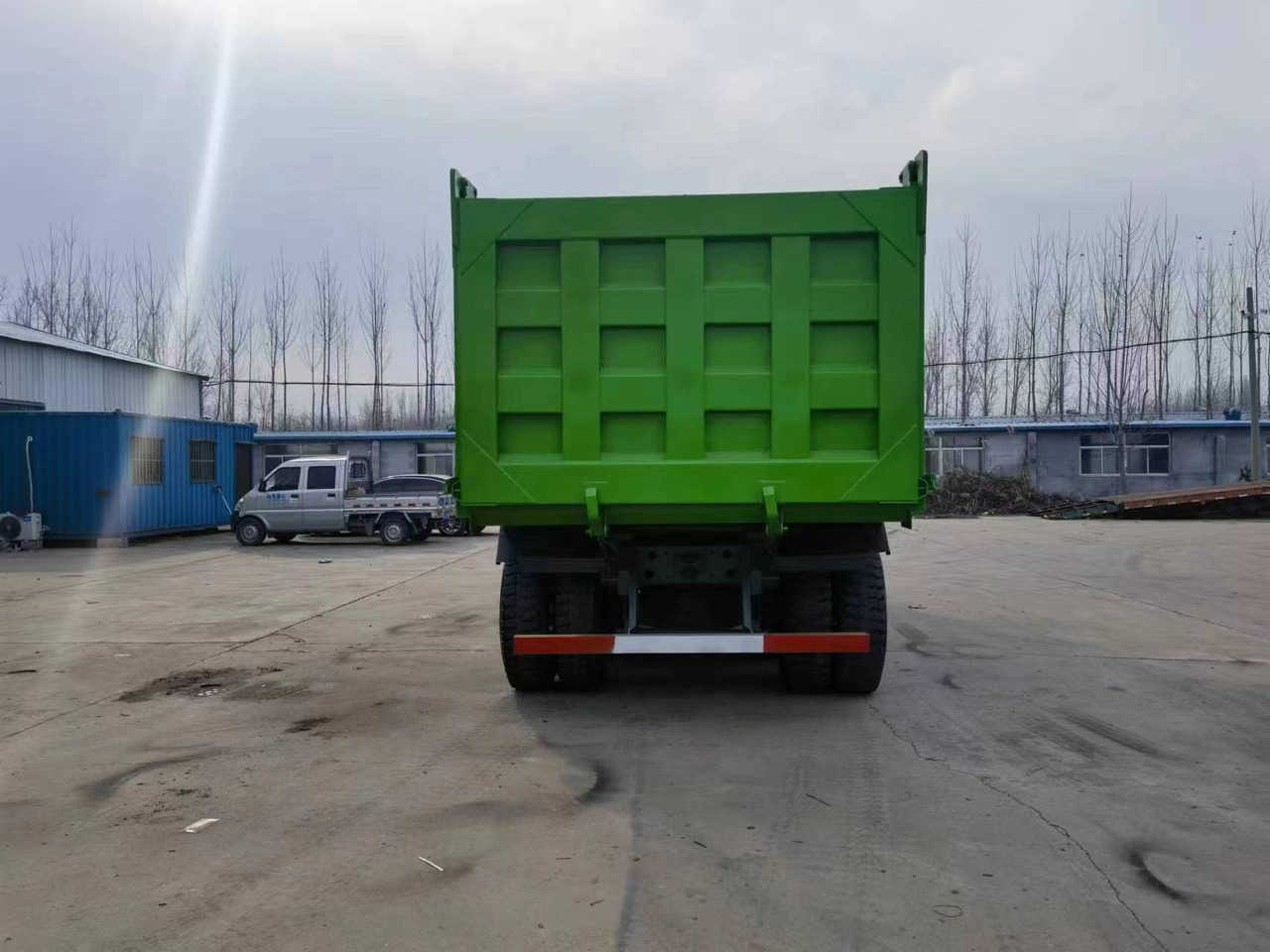 SINOTRUK HOWO 371 HP 6*4 - Sklápěč: obrázek 4 SINOTRUK HOWO 371 HP 6*4 - Sklápěč: obrázek 4