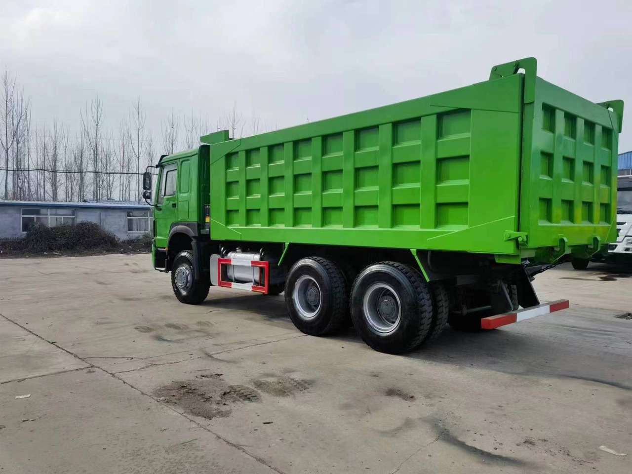SINOTRUK HOWO 371 HP 6*4 - Sklápěč: obrázek 5 SINOTRUK HOWO 371 HP 6*4 - Sklápěč: obrázek 5