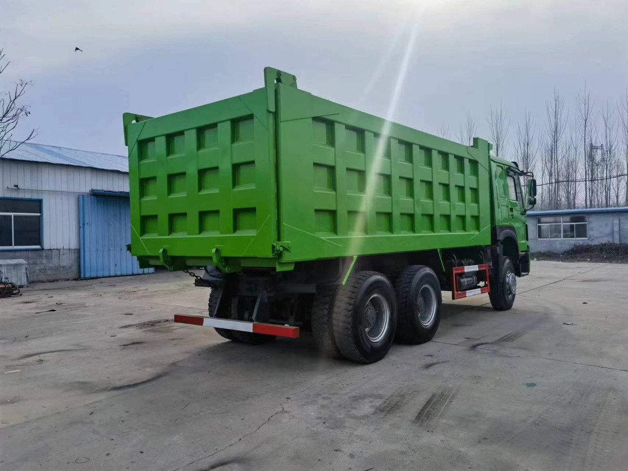SINOTRUK HOWO 371 HP 6*4 - Sklápěč: obrázek 3 SINOTRUK HOWO 371 HP 6*4 - Sklápěč: obrázek 3