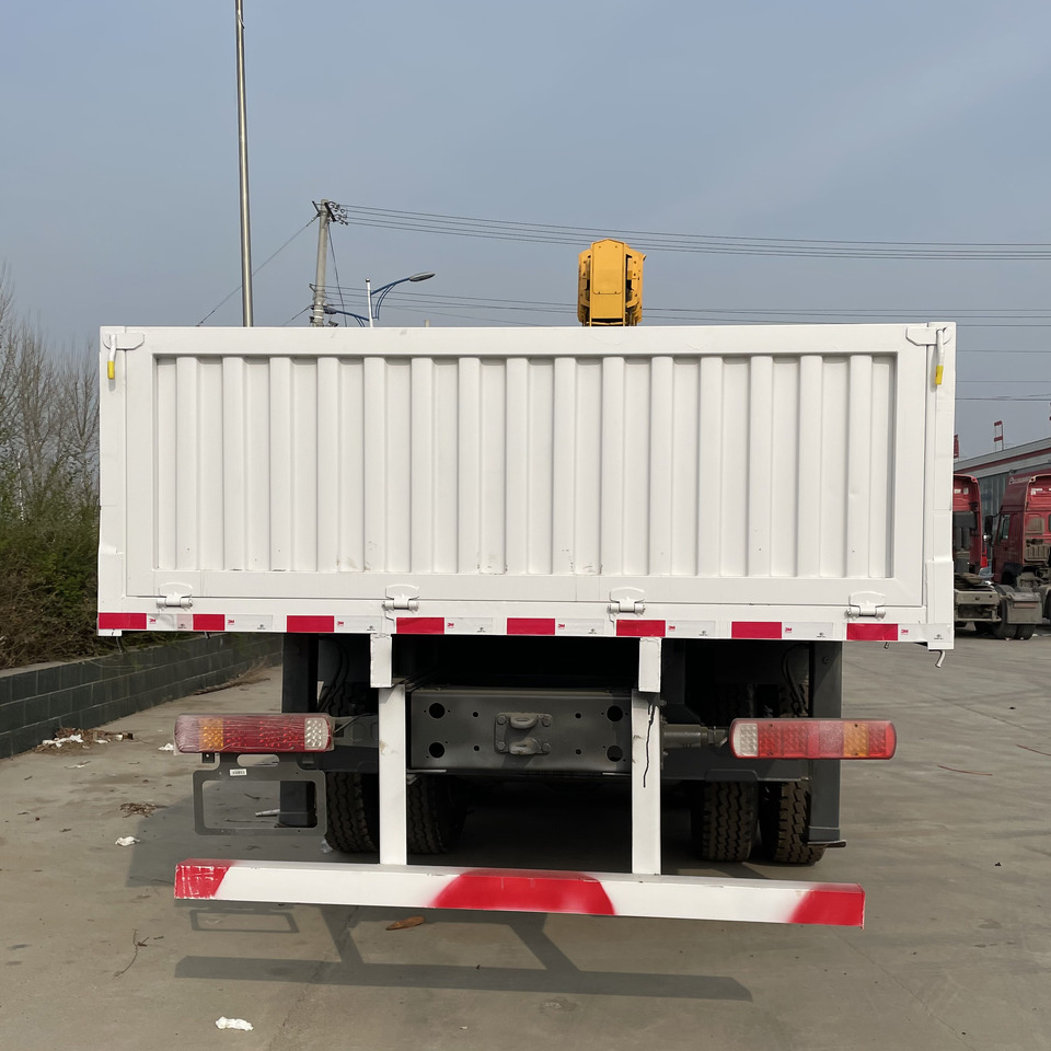SINOTRUK HOWO 8 TON Knuckle Boom Crane TRUCK MOUNTED CRANE - Auto s hydraulickou rukou: obrázek 5 SINOTRUK HOWO 8 TON Knuckle Boom Crane TRUCK MOUNTED CRANE - Auto s hydraulickou rukou: obrázek 5