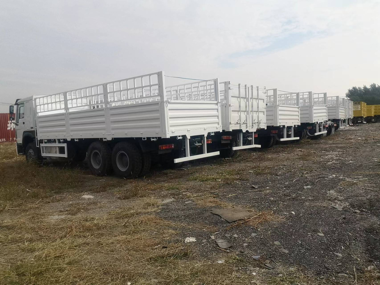 SINOTRUK HOWO LIVESTOCK DUMP TRUCK WITH FENCE 371 375 380 400 420 460 HP - Sklápěč: obrázek 1 SINOTRUK HOWO LIVESTOCK DUMP TRUCK WITH FENCE 371 375 380 400 420 460 HP - Sklápěč: obrázek 1