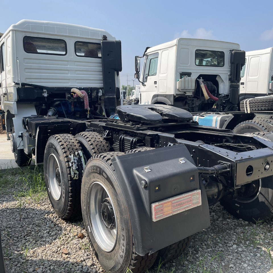 SHACMAN F3000 6*4 TRACTOR HEAD with pneumatic support - Tahač: obrázek 2 SHACMAN F3000 6*4 TRACTOR HEAD with pneumatic support - Tahač: obrázek 2