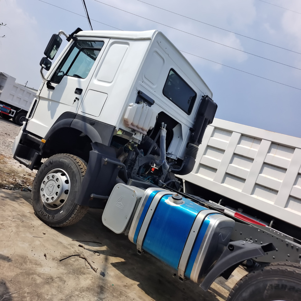 SINOTRUK HOWO 371 375 TRACOR HEAD - Tahač: obrázek 1 SINOTRUK HOWO 371 375 TRACOR HEAD - Tahač: obrázek 1