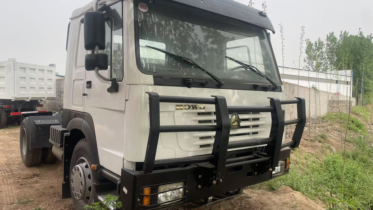 SINOTRUK HOWO 4*2 - Tahač: obrázek 5 SINOTRUK HOWO 4*2 - Tahač: obrázek 5