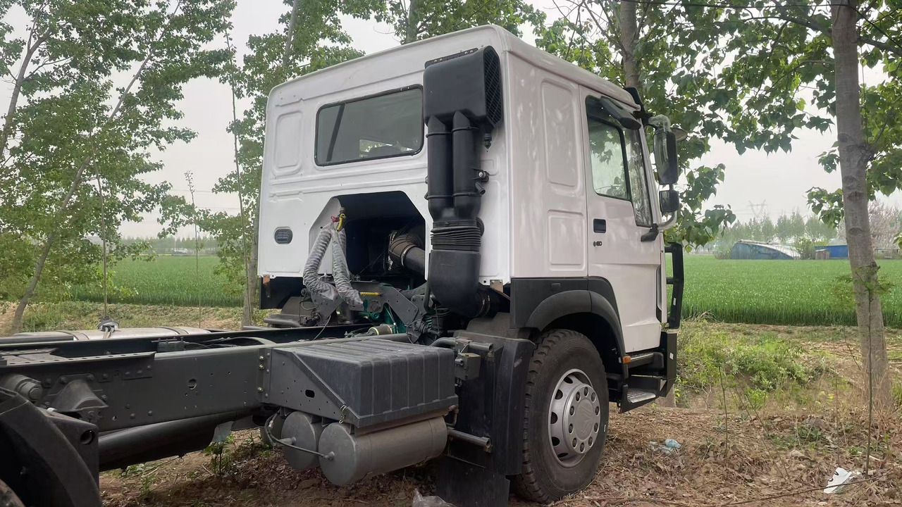 SINOTRUK HOWO 4*2 - Tahač: obrázek 4 SINOTRUK HOWO 4*2 - Tahač: obrázek 4