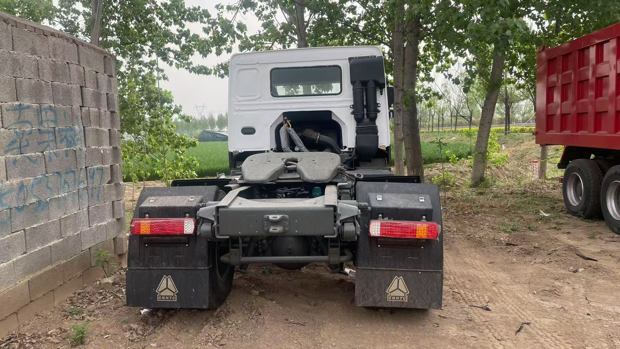 SINOTRUK HOWO 4*2 - Tahač: obrázek 2 SINOTRUK HOWO 4*2 - Tahač: obrázek 2