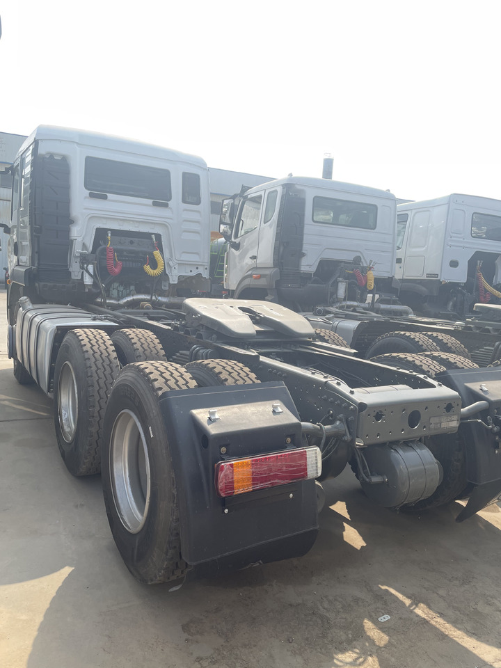 SINOTRUK HOWO 420HP 6*4 NEW - Tahač: obrázek 4 SINOTRUK HOWO 420HP 6*4 NEW - Tahač: obrázek 4