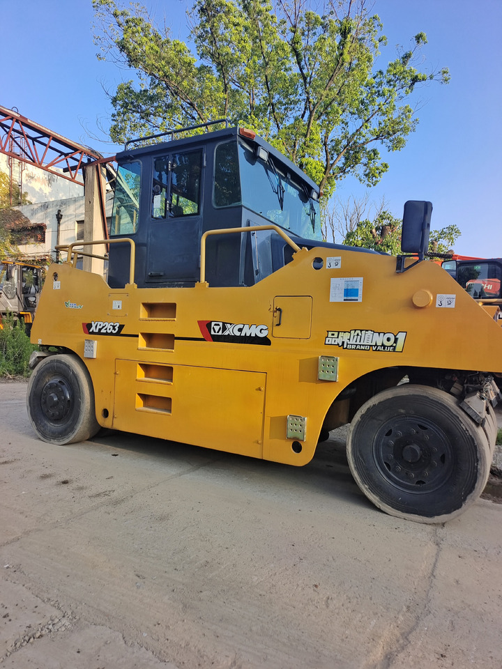 XCMG XP263 - Pneumatikový válec: obrázek 4 XCMG XP263 - Pneumatikový válec: obrázek 4