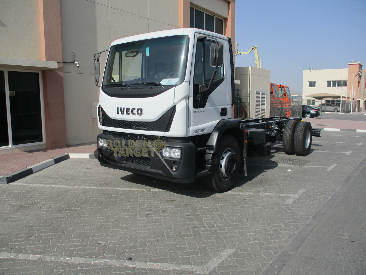 IVECO EUROCARGO 180E28 4x2 Chassis - Podvozek s kabinou: obrázek 2 IVECO EUROCARGO 180E28 4x2 Chassis - Podvozek s kabinou: obrázek 2