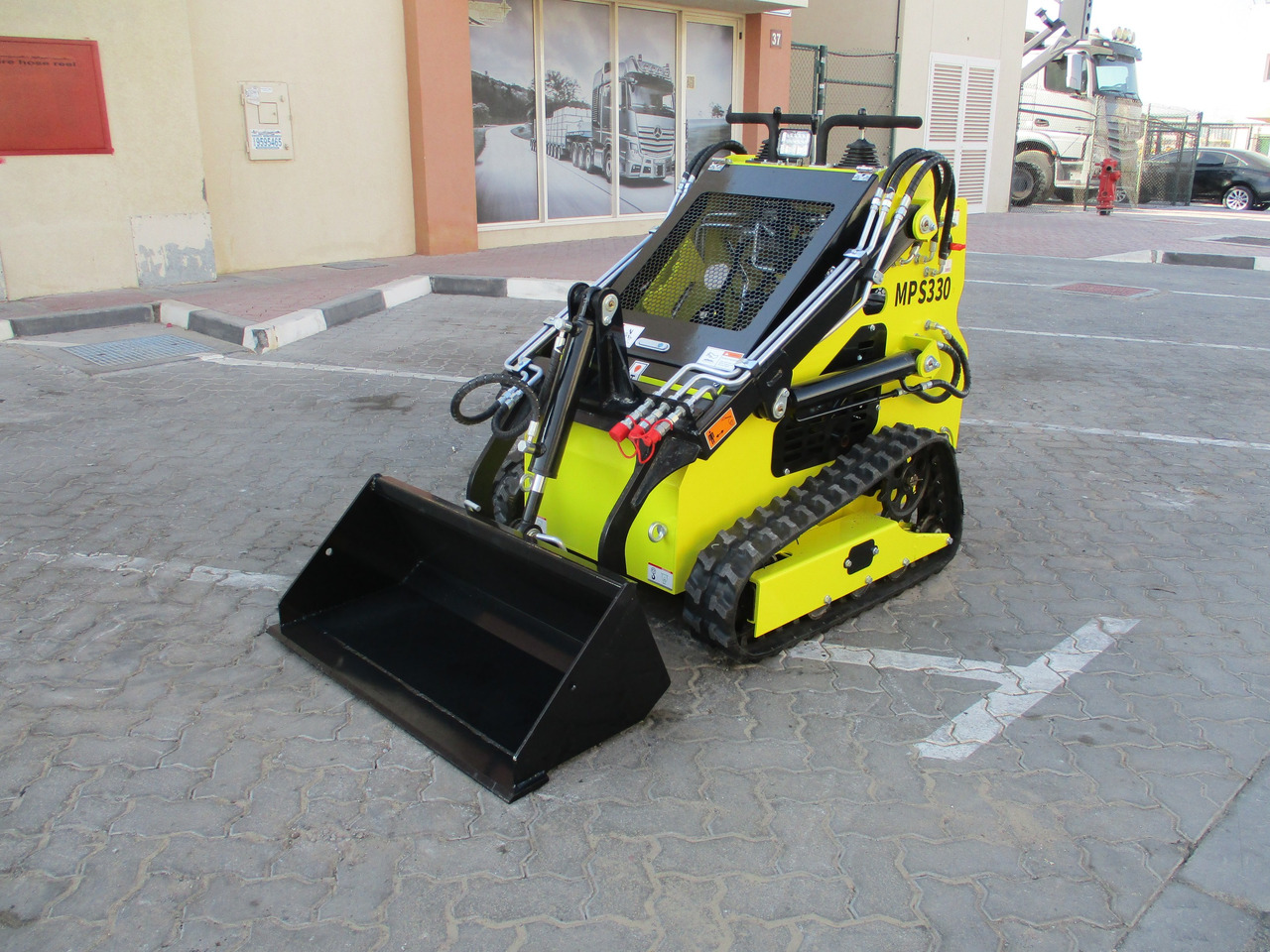 MACHPRO MPS330 Mini Skid Steer - Smykový nakladač: obrázek 2 MACHPRO MPS330 Mini Skid Steer - Smykový nakladač: obrázek 2