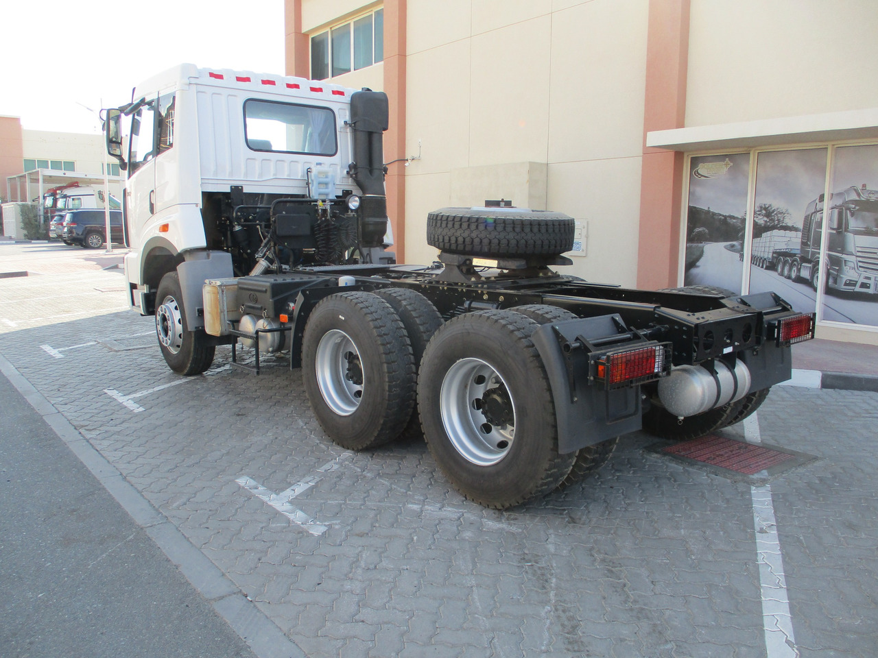 FAW 4181P2K15 6x4 Head Truck - Tahač: obrázek 4 FAW 4181P2K15 6x4 Head Truck - Tahač: obrázek 4