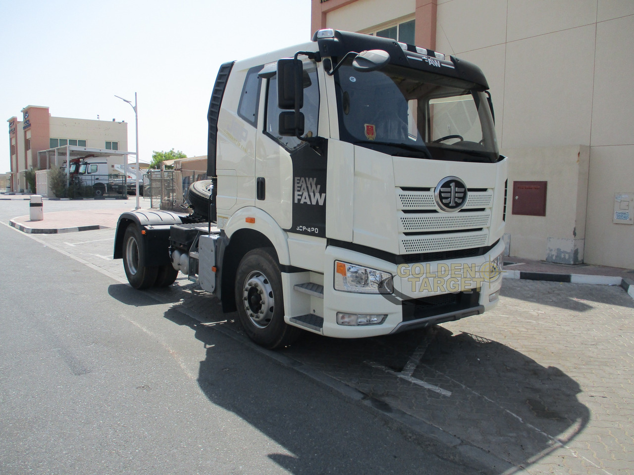 FAW J6P-420 4x2 Head Truck - Tahač: obrázek 1 FAW J6P-420 4x2 Head Truck - Tahač: obrázek 1
