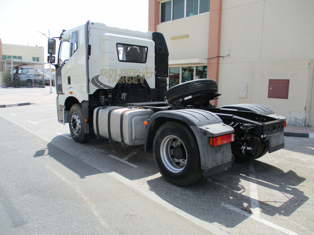 FAW J6P-420 4x2 Head Truck - Tahač: obrázek 4 FAW J6P-420 4x2 Head Truck - Tahač: obrázek 4