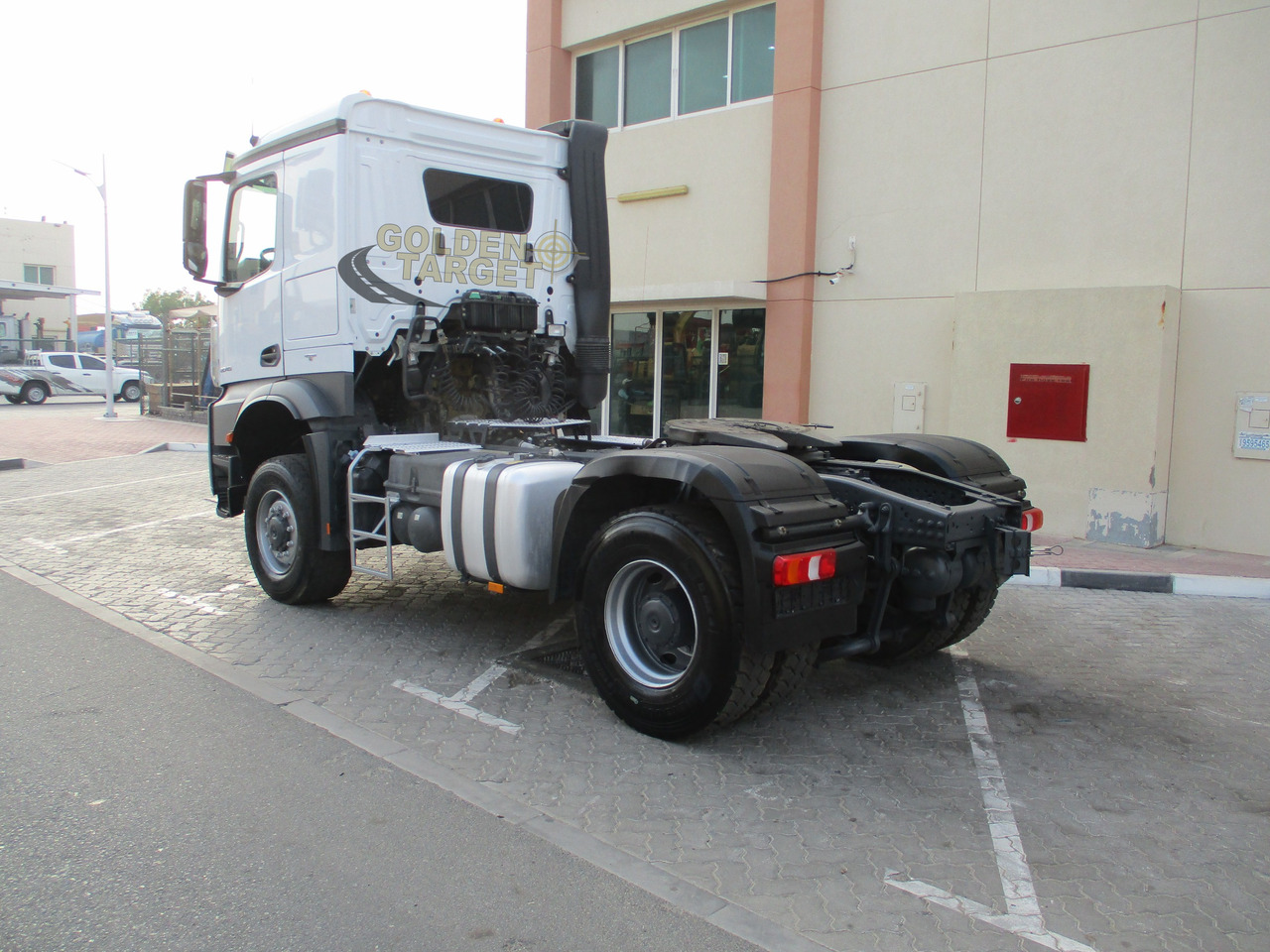 Mercedes-Benz Actros 2045 4x4 Head Truck - Tahač: obrázek 4 Mercedes-Benz Actros 2045 4x4 Head Truck - Tahač: obrázek 4