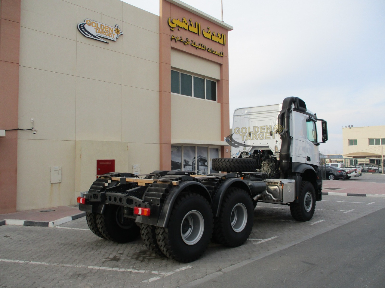 Mercedes-Benz Arocs 3342 6x6 Head Truck - Tahač: obrázek 3 Mercedes-Benz Arocs 3342 6x6 Head Truck - Tahač: obrázek 3