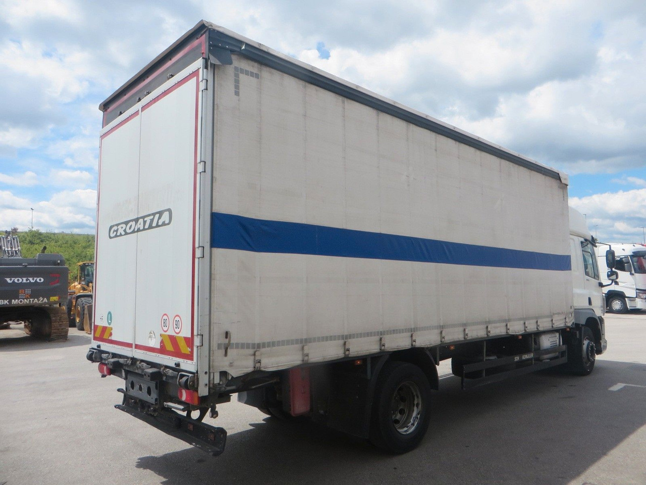 DAF CF320 4x2 18T Curtainside 7.70m - Plachtový nákladní auto: obrázek 3 DAF CF320 4x2 18T Curtainside 7.70m - Plachtový nákladní auto: obrázek 3