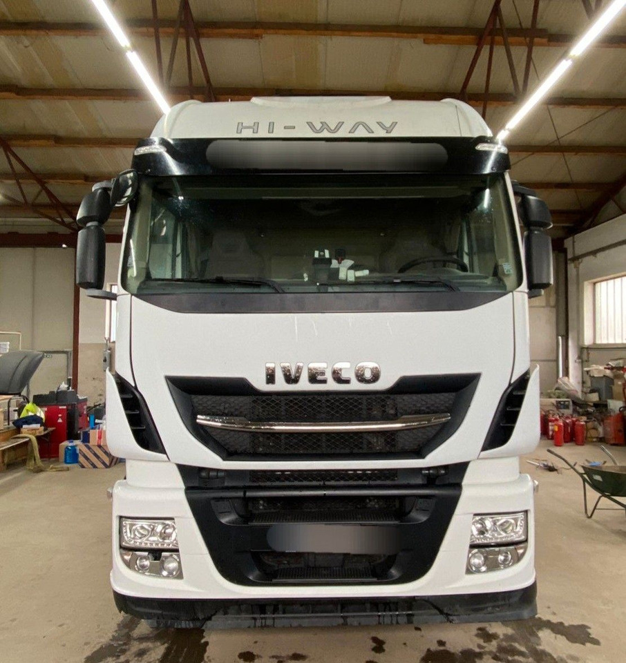 Iveco Stralis 460 Hi-Way 4x2Tractor -Tipper hydraulic - Tahač: obrázek 1 Iveco Stralis 460 Hi-Way 4x2Tractor -Tipper hydraulic - Tahač: obrázek 1