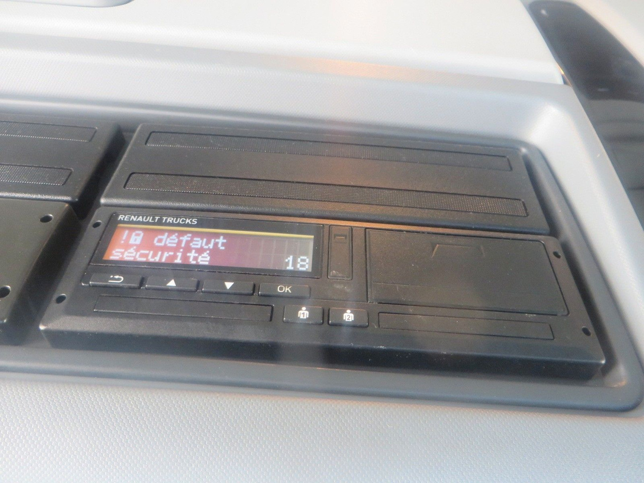 Renault T480 SC 4x2Tractor, Retarder leasing Renault T480 SC 4x2Tractor, Retarder: obrázek 16 Renault T480 SC 4x2Tractor, Retarder leasing Renault T480 SC 4x2Tractor, Retarder: obrázek 16