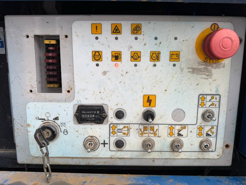 Aichi SR 12 B - Teleskopická plošina: obrázek 5 Aichi SR 12 B - Teleskopická plošina: obrázek 5