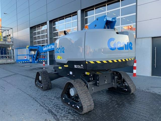 Genie S 45 XC Trax - Teleskopická plošina: obrázek 2 Genie S 45 XC Trax - Teleskopická plošina: obrázek 2