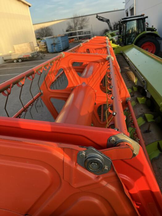 Claas Lexion 740 - Sklízecí mlátička: obrázek 2 Claas Lexion 740 - Sklízecí mlátička: obrázek 2