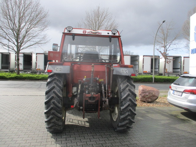 Fiat 70-88 DT mit Frontlader - Traktor: obrázek 3 Fiat 70-88 DT mit Frontlader - Traktor: obrázek 3