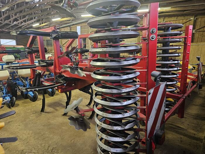 Horsch Terrano 4 FX - Kultivátor: obrázek 4 Horsch Terrano 4 FX - Kultivátor: obrázek 4