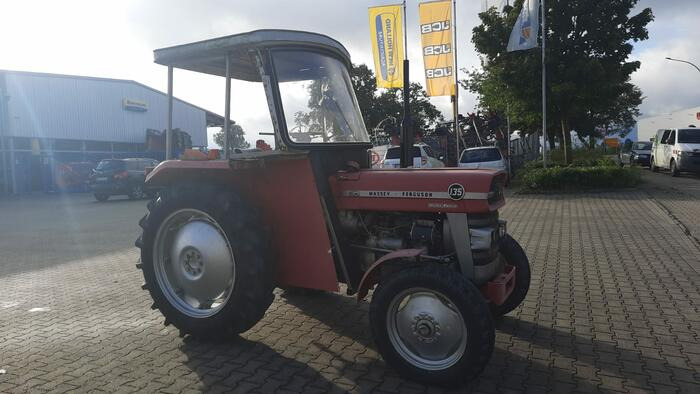 Massey Ferguson 133 - Traktor: obrázek 3 Massey Ferguson 133 - Traktor: obrázek 3