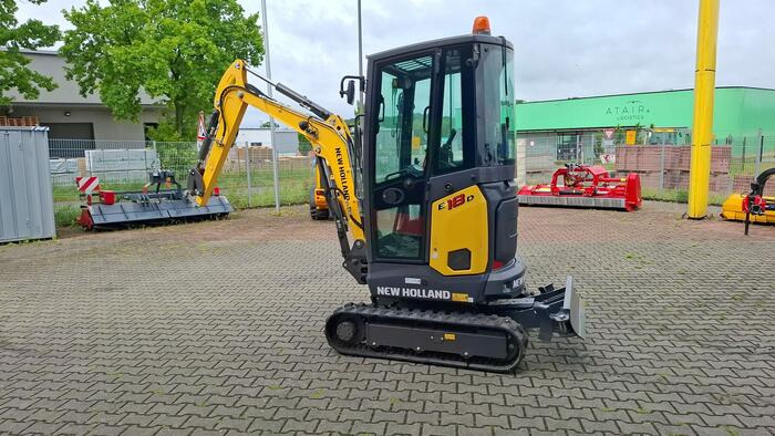 New Holland E18D / EuroComach 1,8T - Mini rýpadlo: obrázek 3 New Holland E18D / EuroComach 1,8T - Mini rýpadlo: obrázek 3