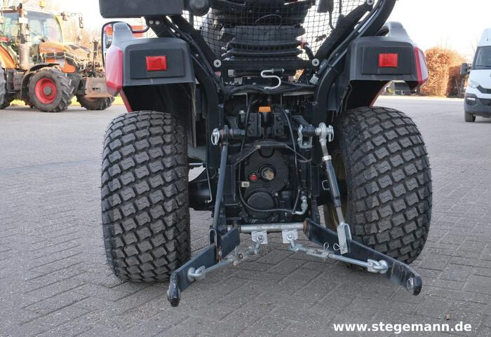 Yanmar SA221 - Traktor: obrázek 5 Yanmar SA221 - Traktor: obrázek 5