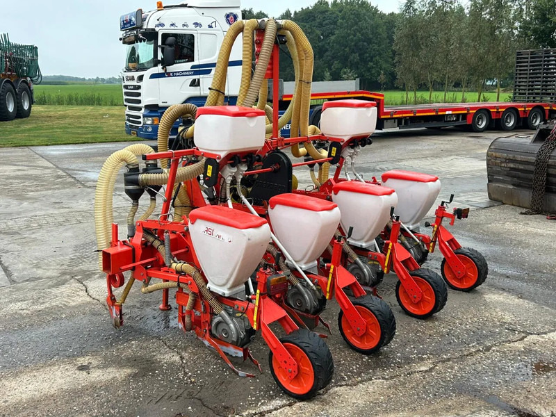 Gaspardo Gaspardo SP540 Maiszaaimachine 4 rijer Zaaimachine - Secí/ Sázecí stroj: obrázek 5 Gaspardo Gaspardo SP540 Maiszaaimachine 4 rijer Zaaimachine - Secí/ Sázecí stroj: obrázek 5