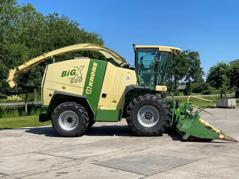 Krone Big X 650 V8 Maishakselaar Corn 4 WD Mais mercedes V8 - Štěpkovač: obrázek 1 Krone Big X 650 V8 Maishakselaar Corn 4 WD Mais mercedes V8 - Štěpkovač: obrázek 1