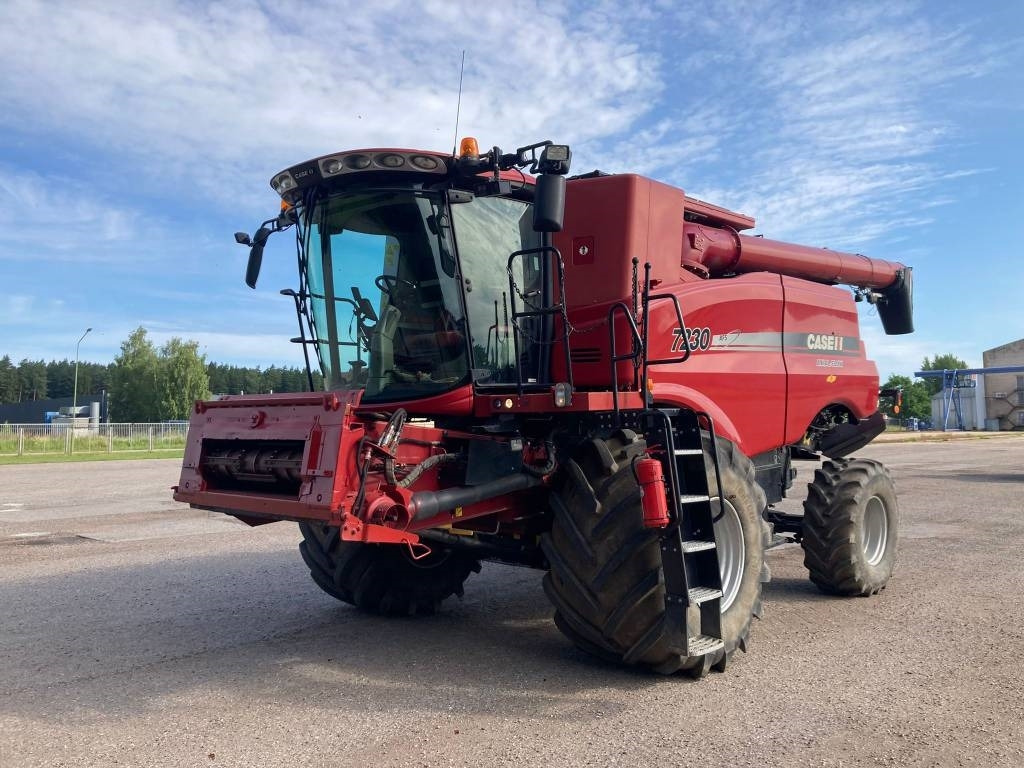 Case IH 7230 - Sklízecí mlátička: obrázek 1 Case IH 7230 - Sklízecí mlátička: obrázek 1