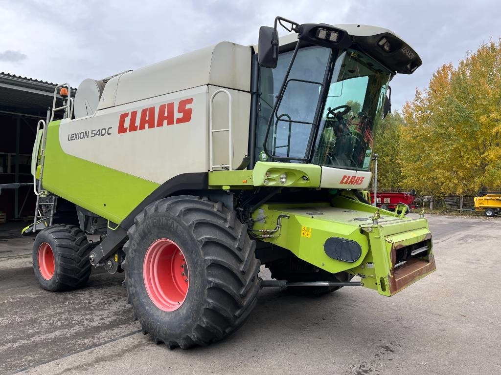 Claas Lexion 540 C - Sklízecí mlátička: obrázek 1 Claas Lexion 540 C - Sklízecí mlátička: obrázek 1