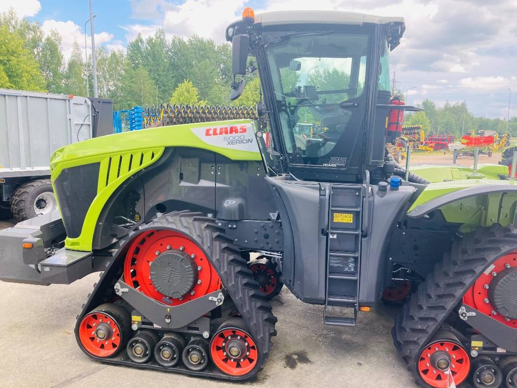Claas XERION 5000 TRAC TS - Traktor: obrázek 4 Claas XERION 5000 TRAC TS - Traktor: obrázek 4