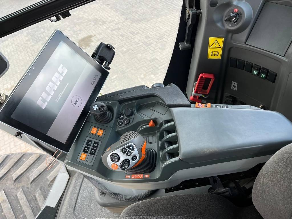 Traktor Claas XERION 5000 TRAC TS: obrázek 11