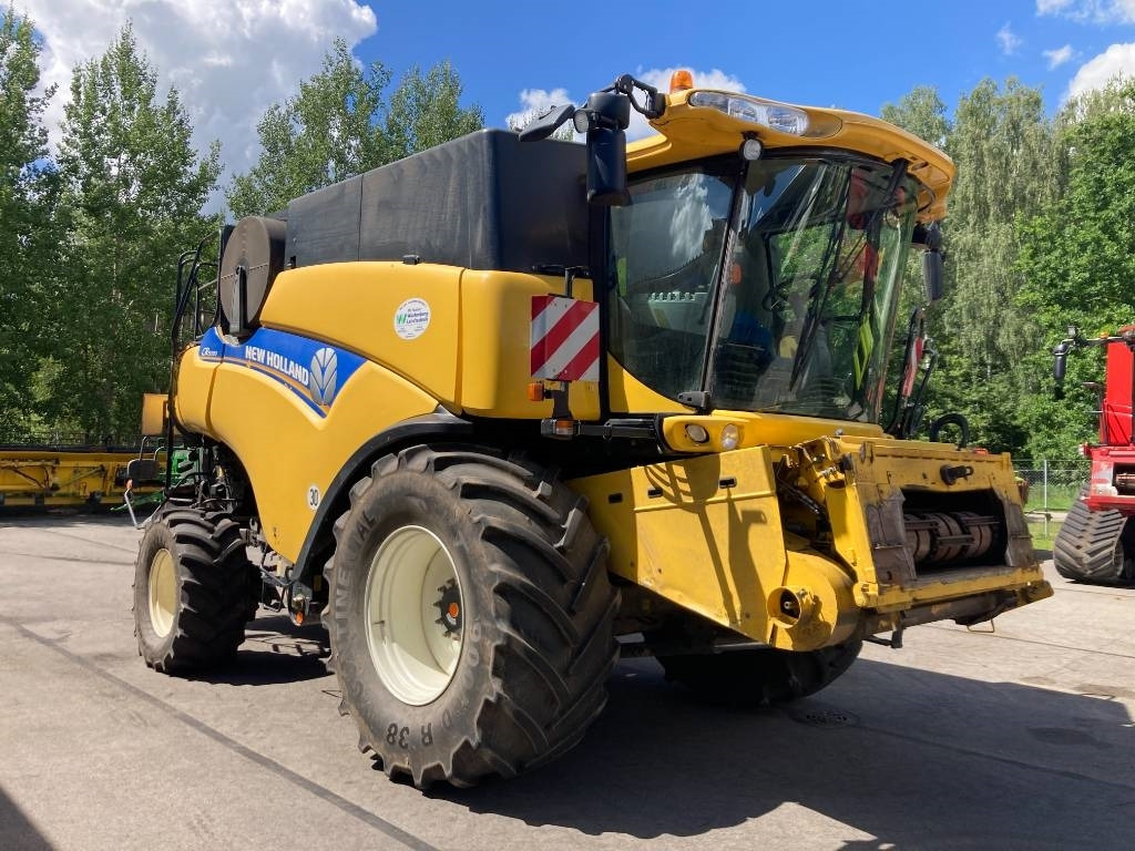 New Holland CR 9090 - Sklízecí mlátička: obrázek 1 New Holland CR 9090 - Sklízecí mlátička: obrázek 1