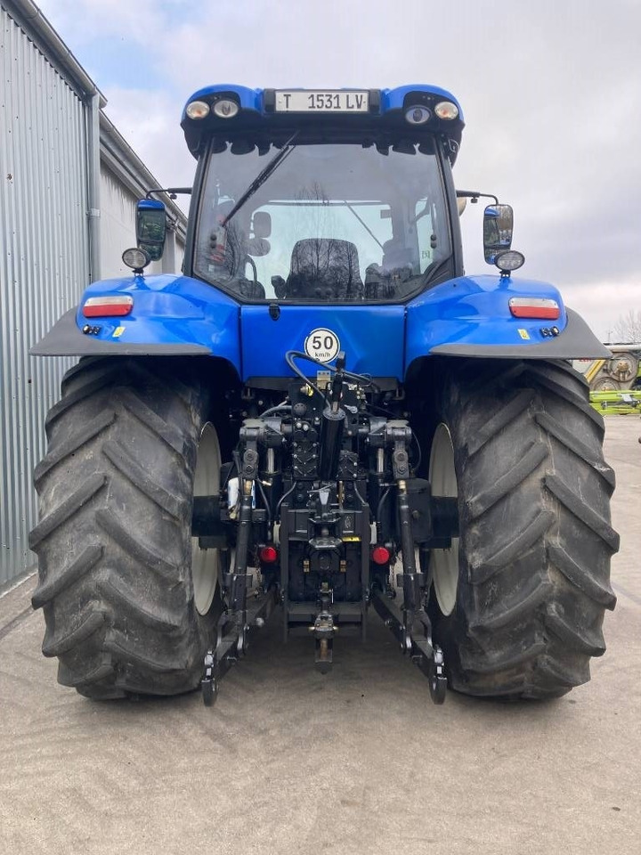 New Holland T 8.320 AC - Traktor: obrázek 4 New Holland T 8.320 AC - Traktor: obrázek 4