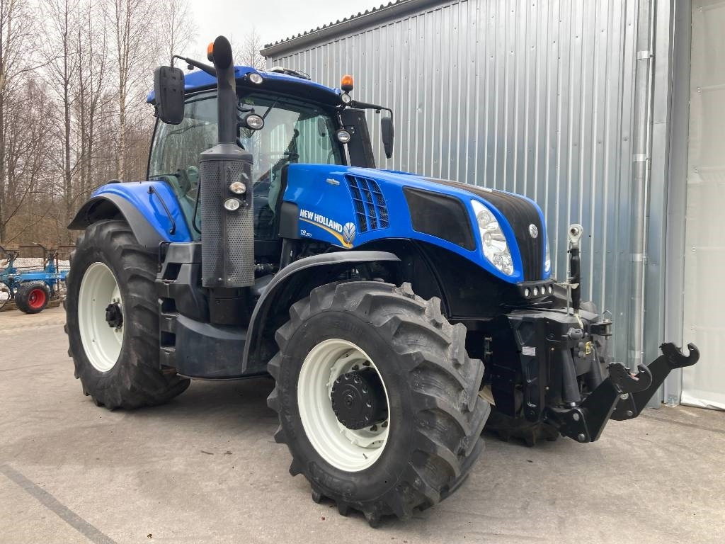 New Holland T 8.320 AC - Traktor: obrázek 1 New Holland T 8.320 AC - Traktor: obrázek 1