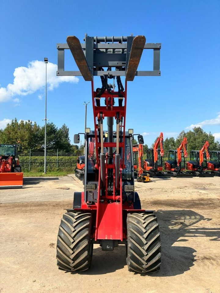 VM Loader 1040LXC - Kloubový nakladač: obrázek 4 VM Loader 1040LXC - Kloubový nakladač: obrázek 4