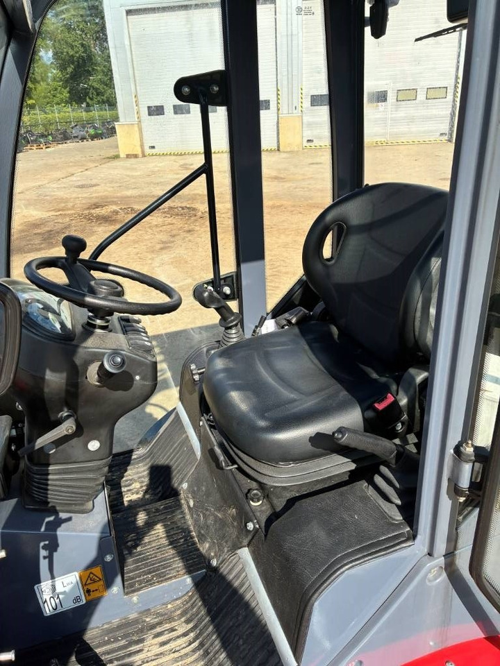 VM Loader 1040LXC - Kloubový nakladač: obrázek 5 VM Loader 1040LXC - Kloubový nakladač: obrázek 5