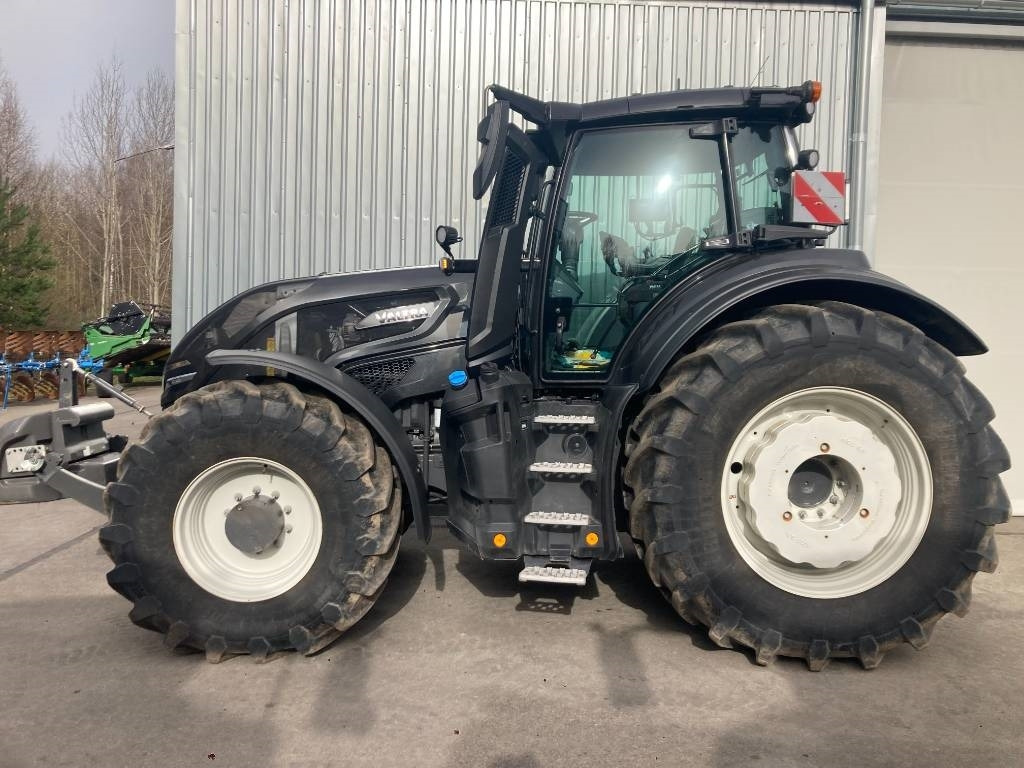 Valtra Q 305 - Traktor: obrázek 2 Valtra Q 305 - Traktor: obrázek 2