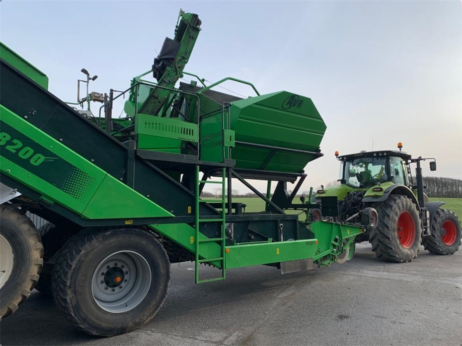 AVR
8200 Spirit Ekstra aksel med hjultræk - Bramborový kombajn: obrázek 3 AVR
8200 Spirit Ekstra aksel med hjultræk - Bramborový kombajn: obrázek 3