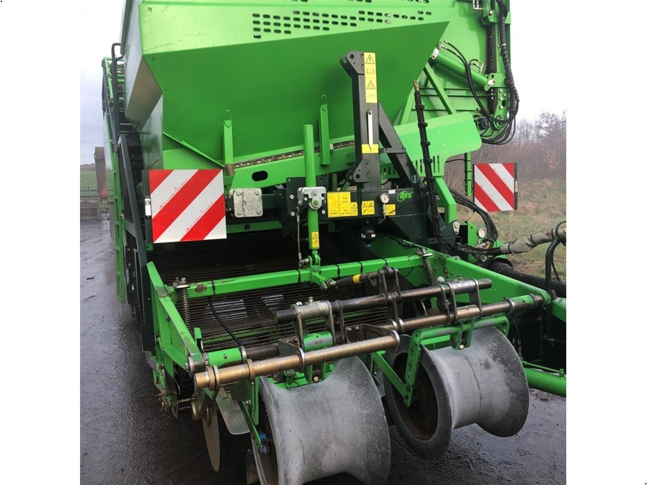 AVR
SPIRIT 9200 - Bramborový kombajn: obrázek 2 AVR
SPIRIT 9200 - Bramborový kombajn: obrázek 2