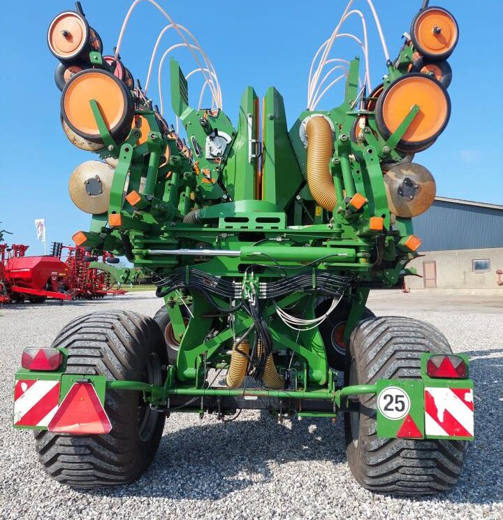 Amazone EDX 9000-T - 12 rækket - Přesný secí stroj: obrázek 2 Amazone EDX 9000-T - 12 rækket - Přesný secí stroj: obrázek 2
