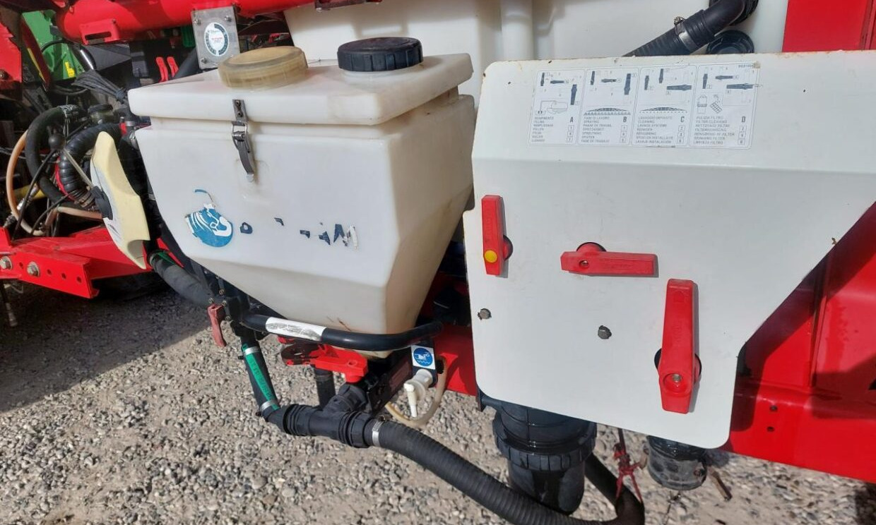 Tažený postřikovač Bargam COMPACT 4200 -28M: obrázek 9 Tažený postřikovač Bargam COMPACT 4200 -28M: obrázek 9