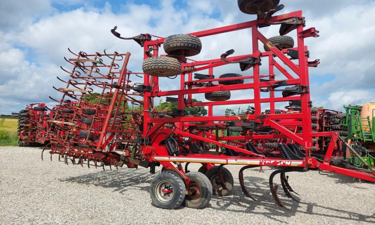 Brána Horsch TERRANO 8 FG + Kverneland C: obrázek 1
