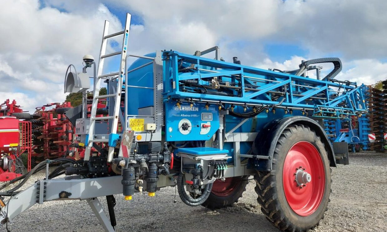 Lemken ALBATROS 9 6000 L med GPS - Tažený postřikovač: obrázek 2 Lemken ALBATROS 9 6000 L med GPS - Tažený postřikovač: obrázek 2