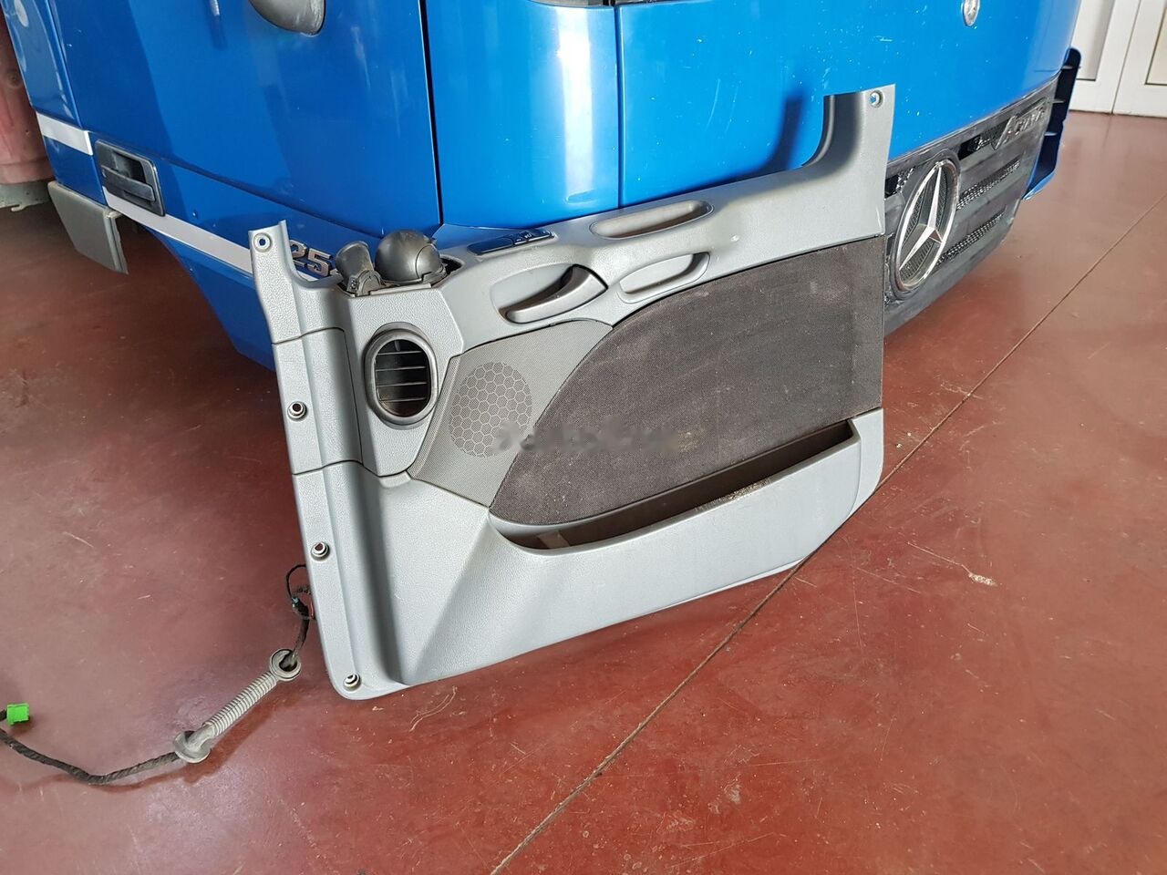 Mercedes-Benz ACTROS MB2 - Dveře a díly pro Nákladní auto: obrázek 1 Mercedes-Benz ACTROS MB2 - Dveře a díly pro Nákladní auto: obrázek 1