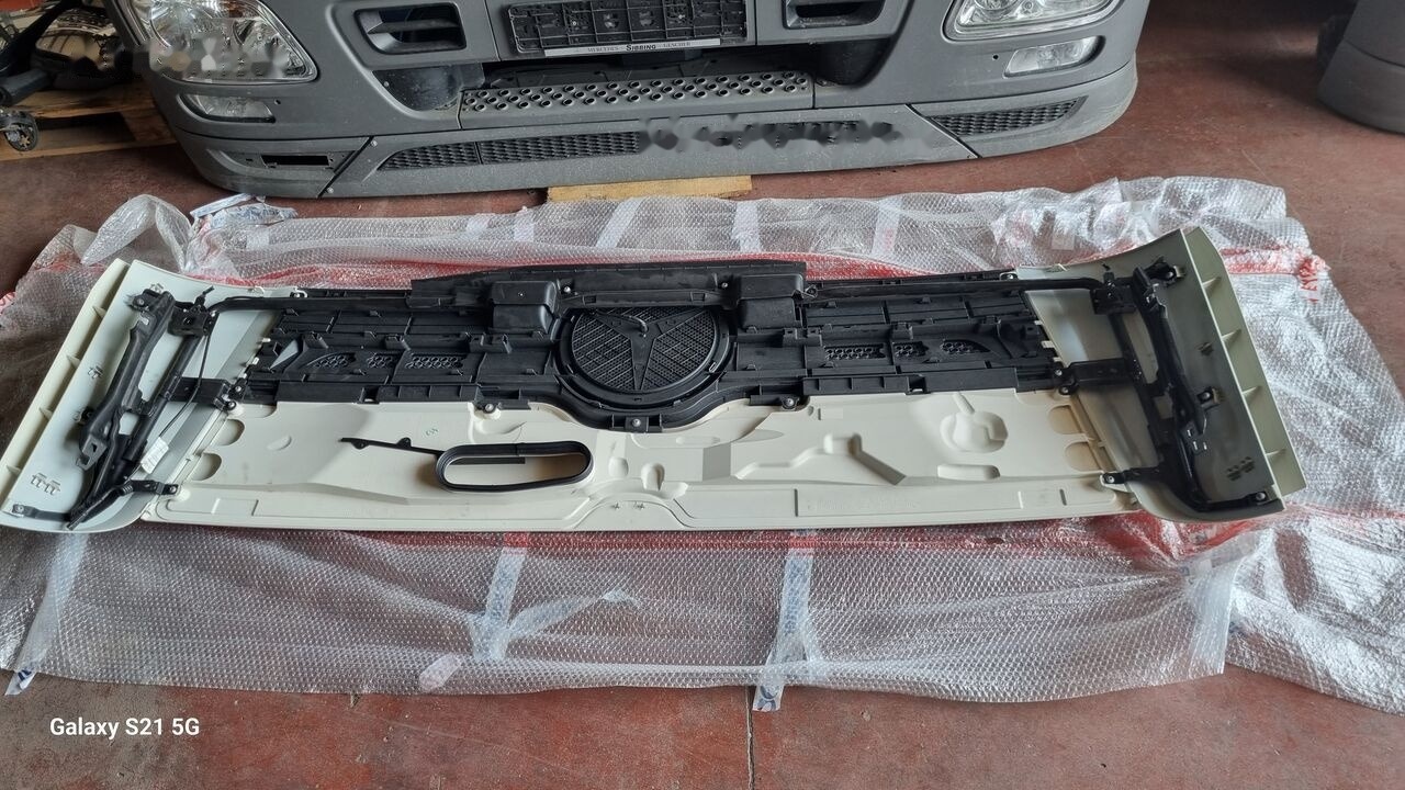 Mercedes-Benz MERCEDES ACTROS MP4 EURO 6 Mercedes-Benz ACTROS MP4 - Kapota pro Nákladní auto: obrázek 5 Mercedes-Benz MERCEDES ACTROS MP4 EURO 6 Mercedes-Benz ACTROS MP4 - Kapota pro Nákladní auto: obrázek 5